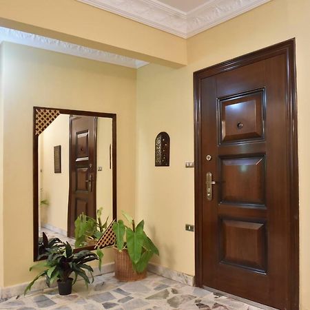 קהיר Two-Bedroom Apartment At Mohamed Farid Street מראה חיצוני תמונה