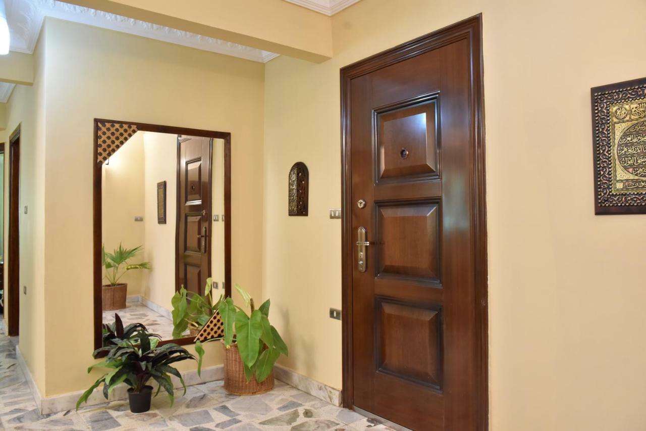קהיר Two-Bedroom Apartment At Mohamed Farid Street מראה חיצוני תמונה