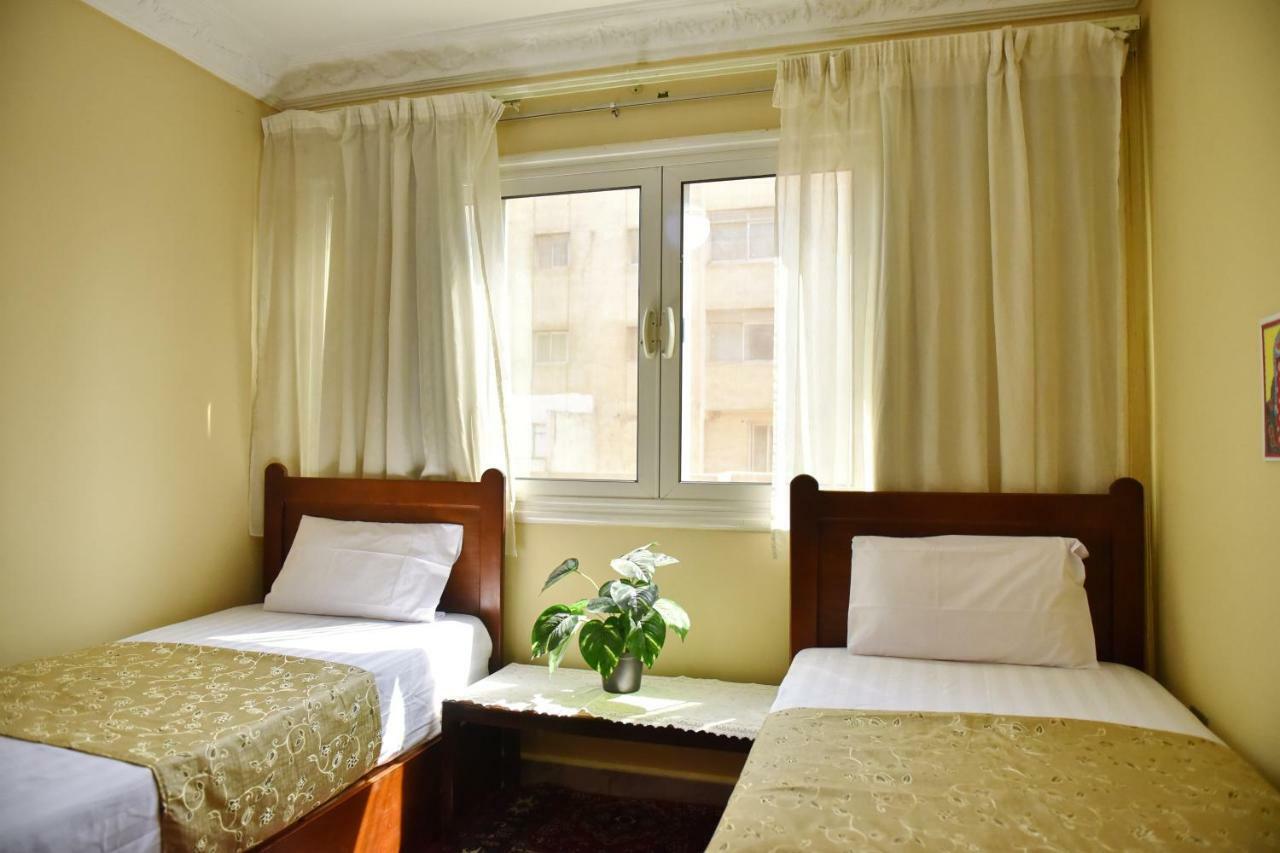 קהיר Two-Bedroom Apartment At Mohamed Farid Street מראה חיצוני תמונה