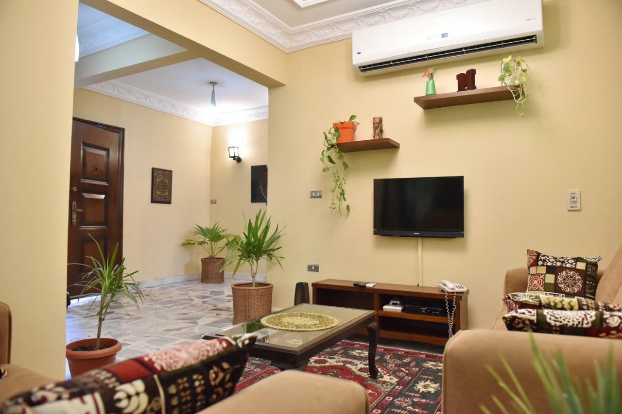 קהיר Two-Bedroom Apartment At Mohamed Farid Street מראה חיצוני תמונה