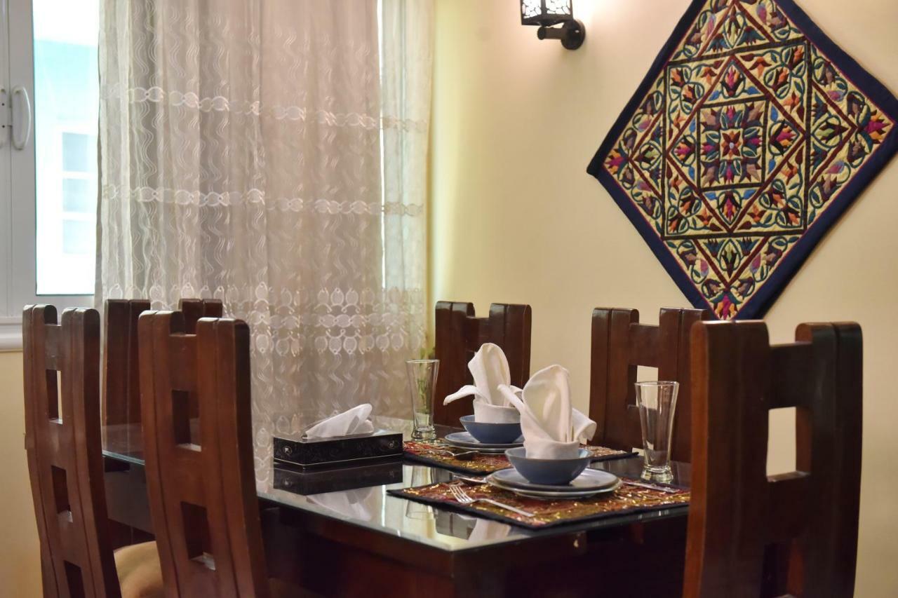 קהיר Two-Bedroom Apartment At Mohamed Farid Street מראה חיצוני תמונה