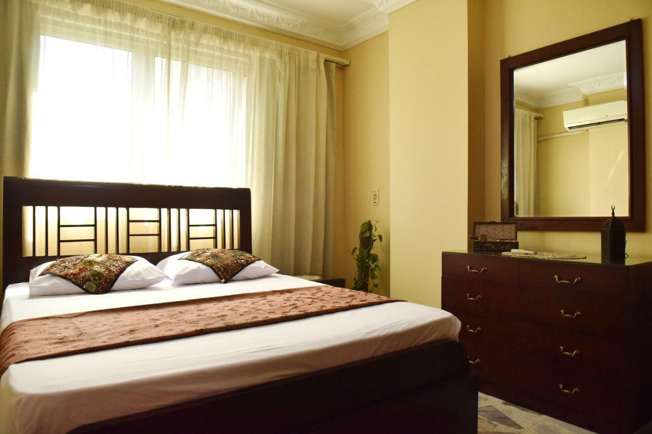 קהיר Two-Bedroom Apartment At Mohamed Farid Street מראה חיצוני תמונה