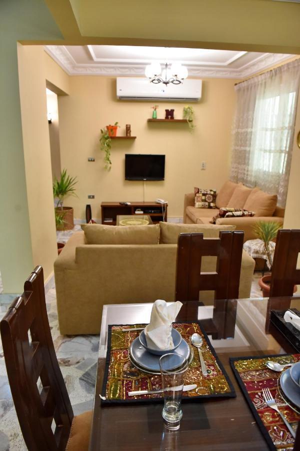 קהיר Two-Bedroom Apartment At Mohamed Farid Street מראה חיצוני תמונה