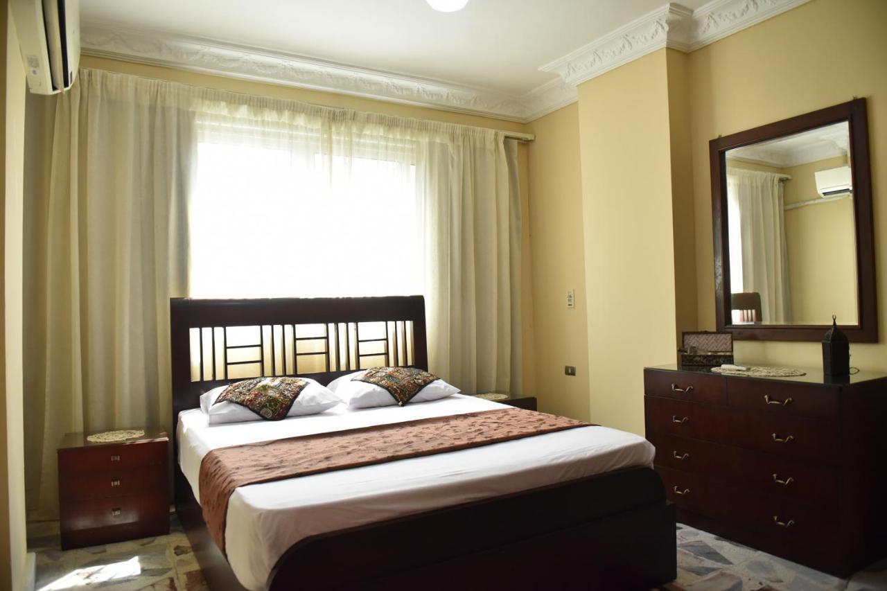 קהיר Two-Bedroom Apartment At Mohamed Farid Street מראה חיצוני תמונה